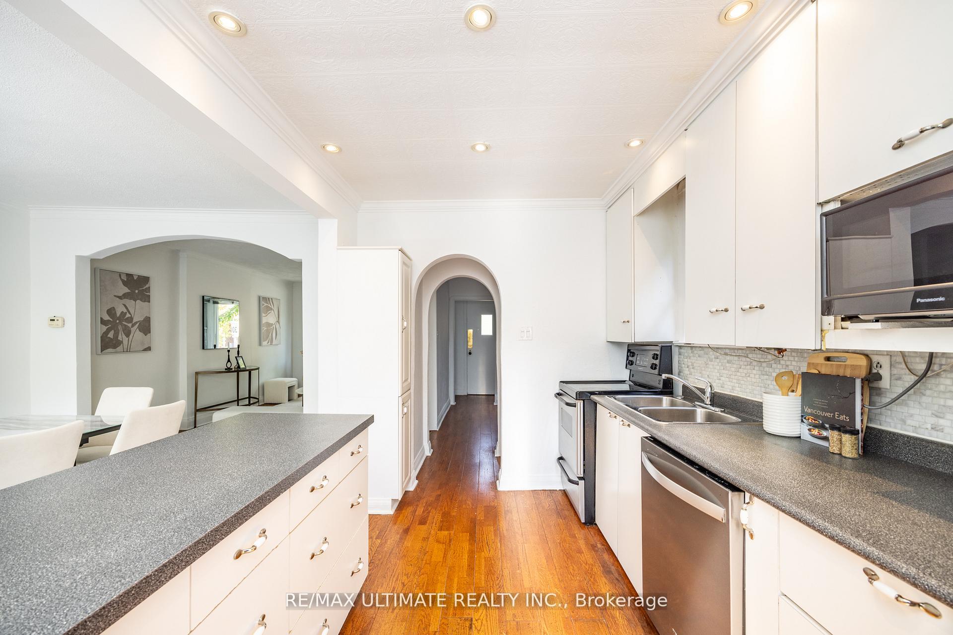 Photo 21 of 221 Donlea Drive, Toronto, Leaside — HOMEH