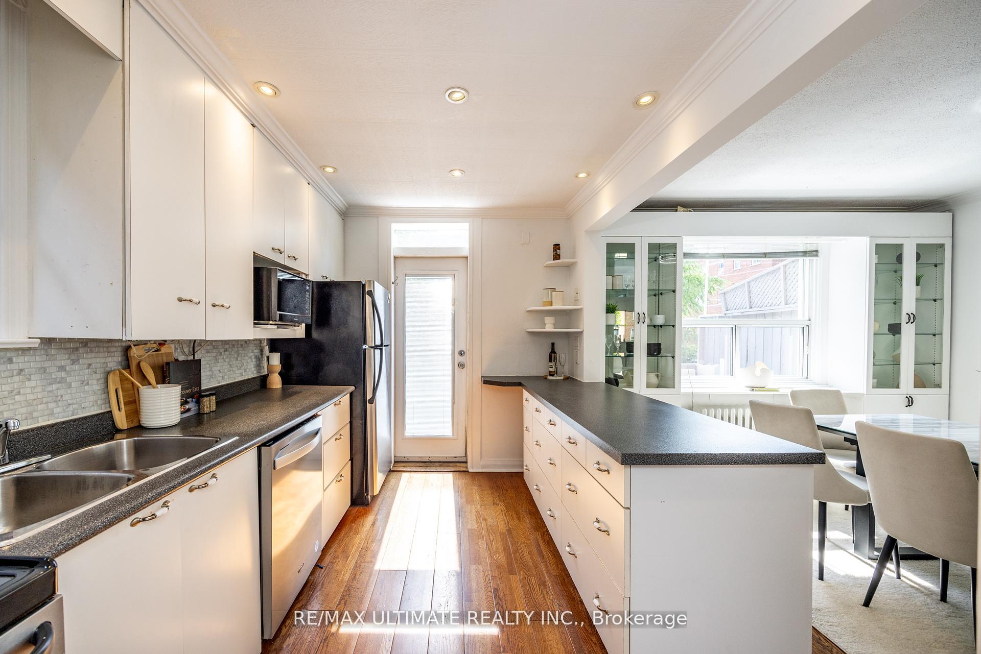Photo 22 of 221 Donlea Drive, Toronto, Leaside — HOMEH