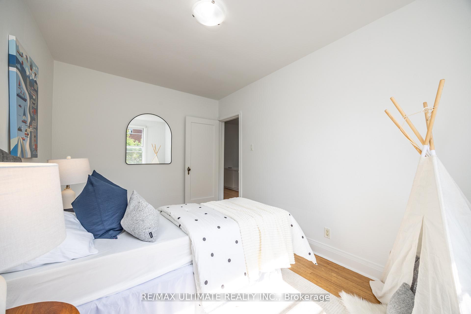 Photo 28 of 221 Donlea Drive, Toronto, Leaside — HOMEH
