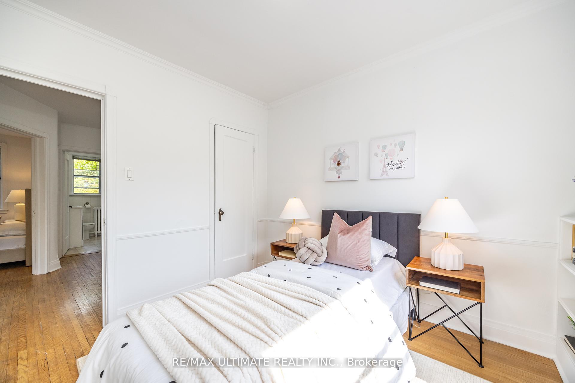 Photo 32 of 221 Donlea Drive, Toronto, Leaside — HOMEH