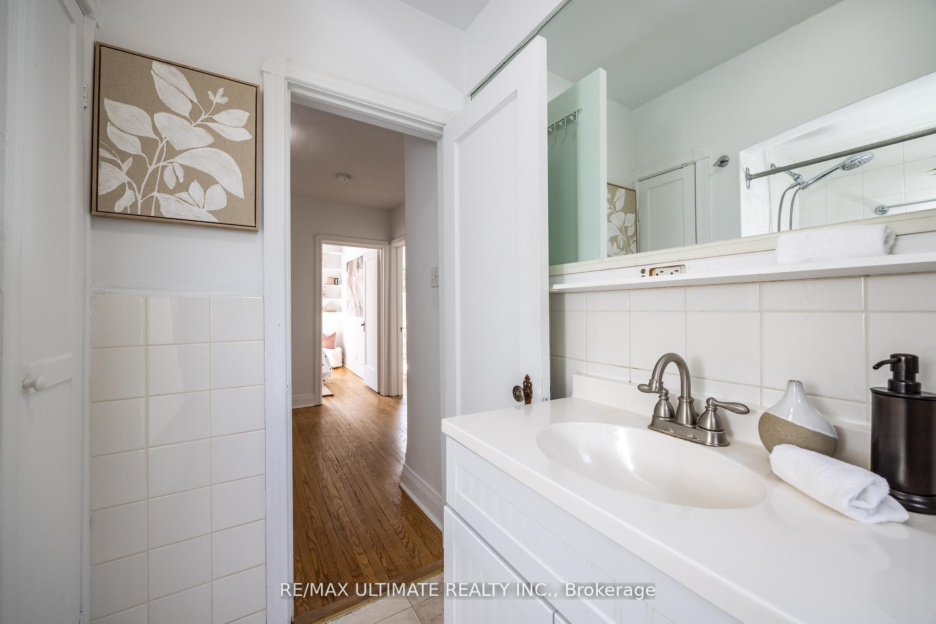Photo 36 of 221 Donlea Drive, Toronto, Leaside — HOMEH