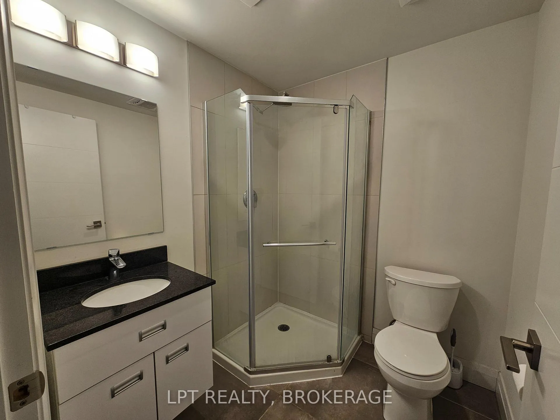 Photo 5 of Unit 809, 652 Princess Street, Kingston, Central City East — HOMEH