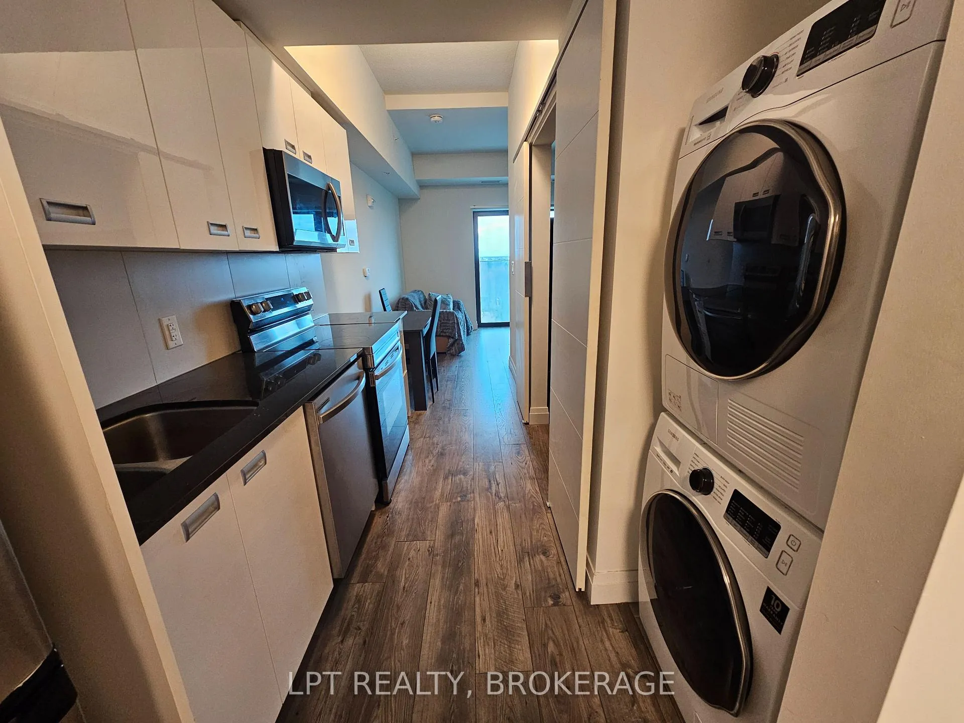 Photo 6 of Unit 809, 652 Princess Street, Kingston, Central City East — HOMEH