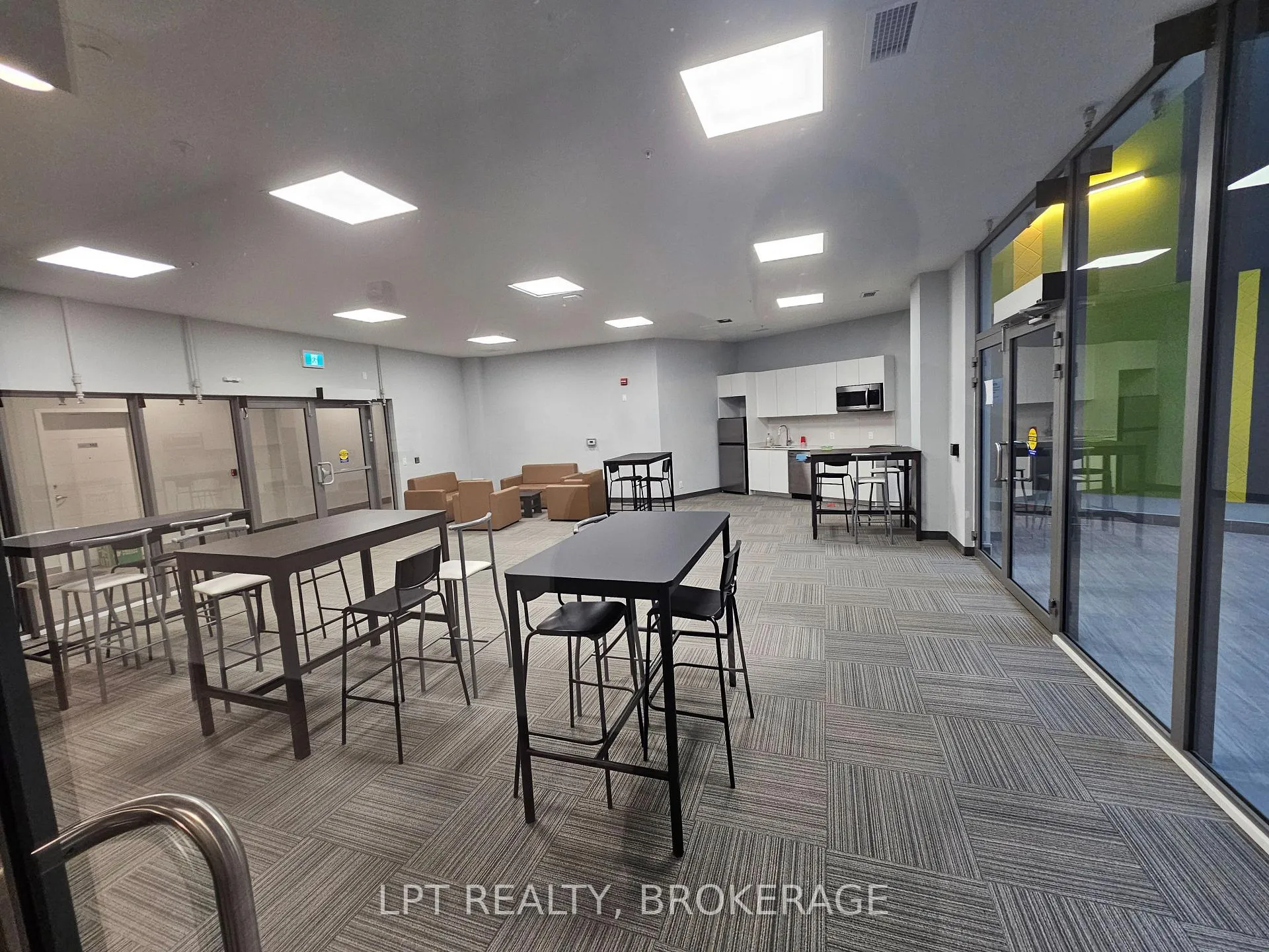 Photo 13 of Unit 809, 652 Princess Street, Kingston, Central City East — HOMEH