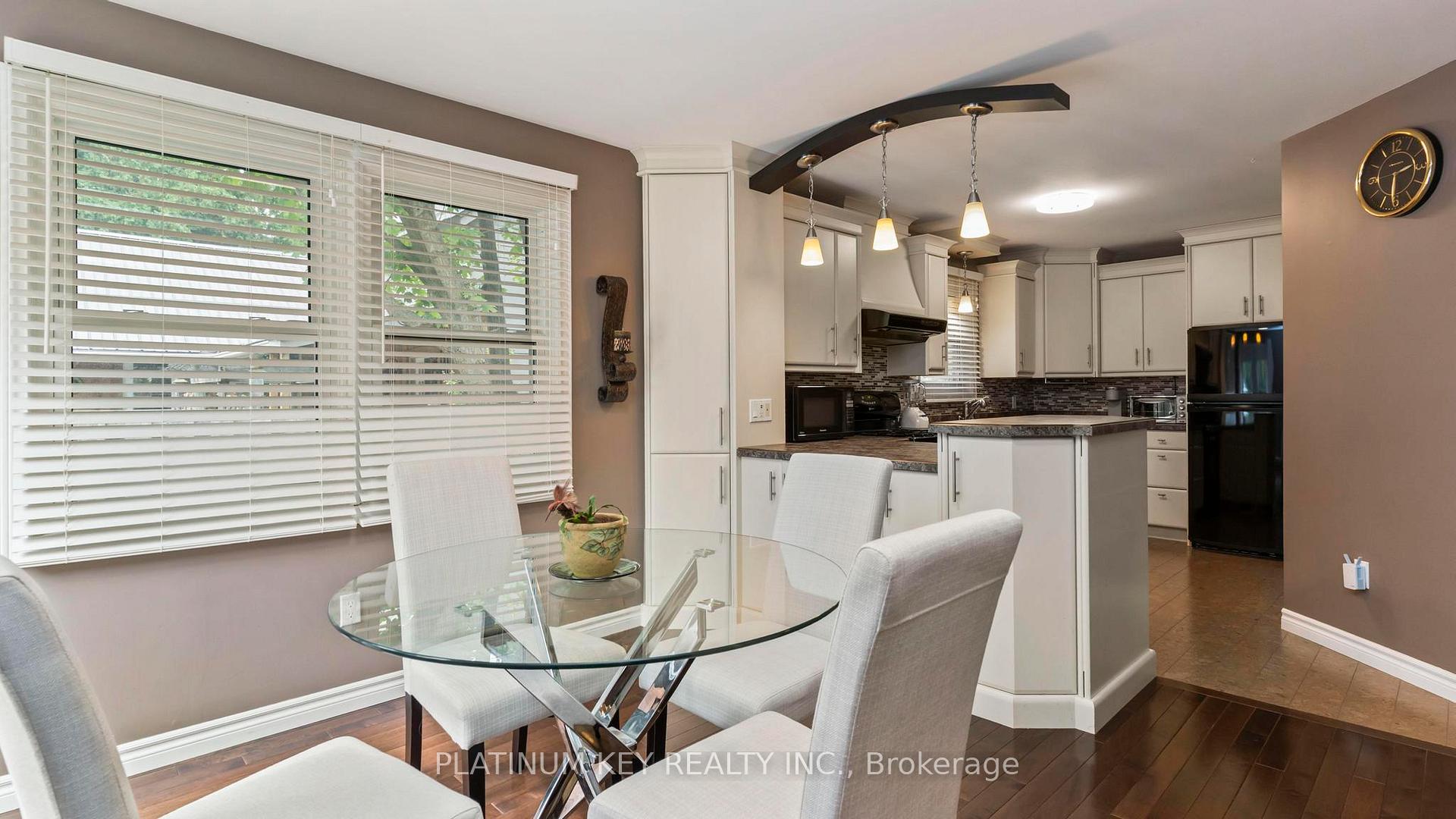 Photo 8 of 688 John Street, Strathroy-Caradoc, Mount Brydges — HOMEH