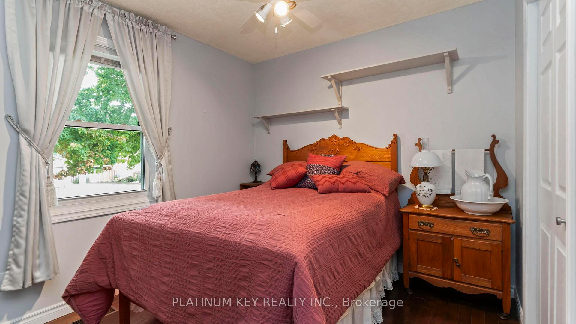 Photo 15 of 688 John Street, Strathroy-Caradoc, Mount Brydges — HOMEH