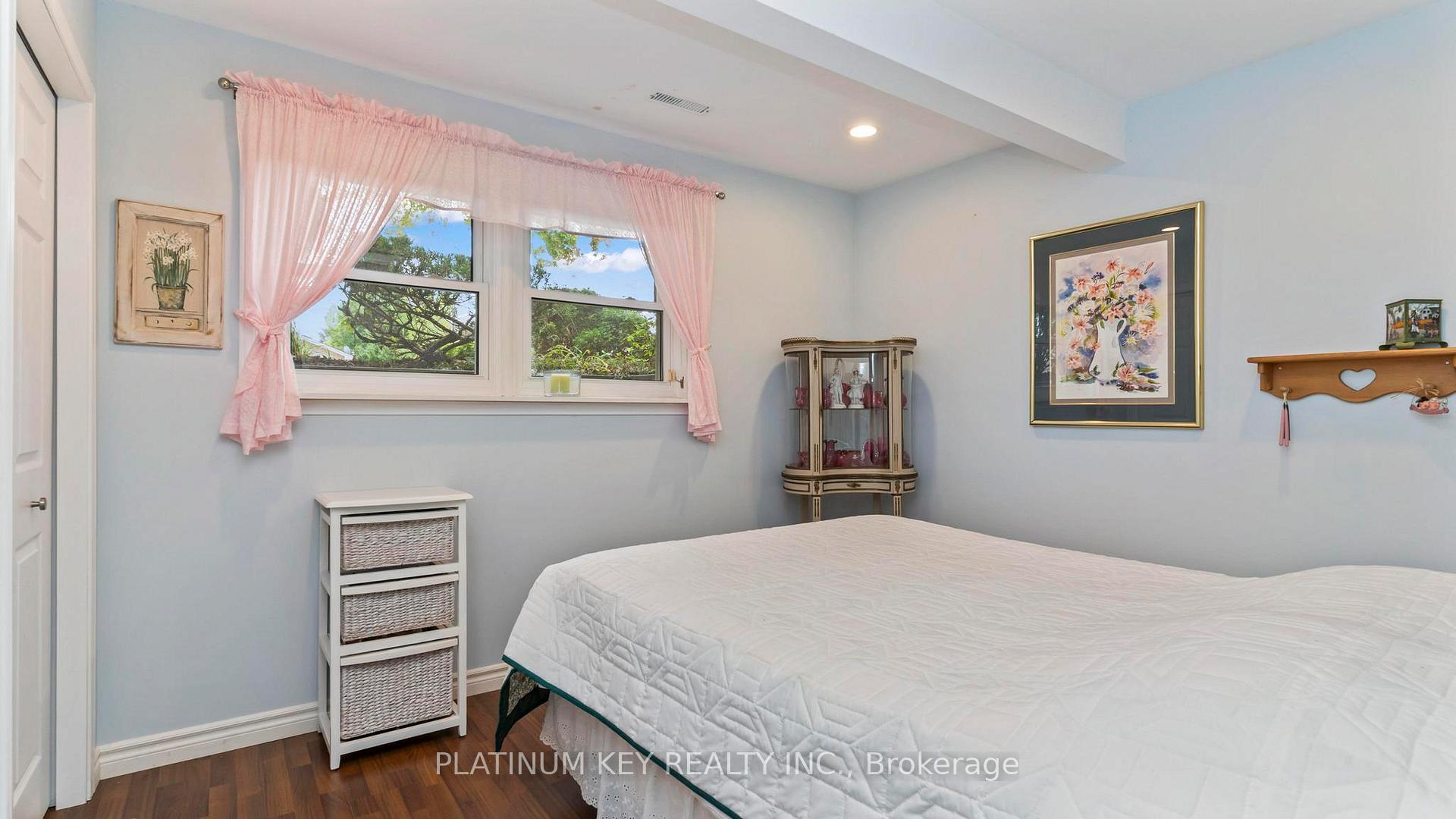 Photo 22 of 688 John Street, Strathroy-Caradoc, Mount Brydges — HOMEH