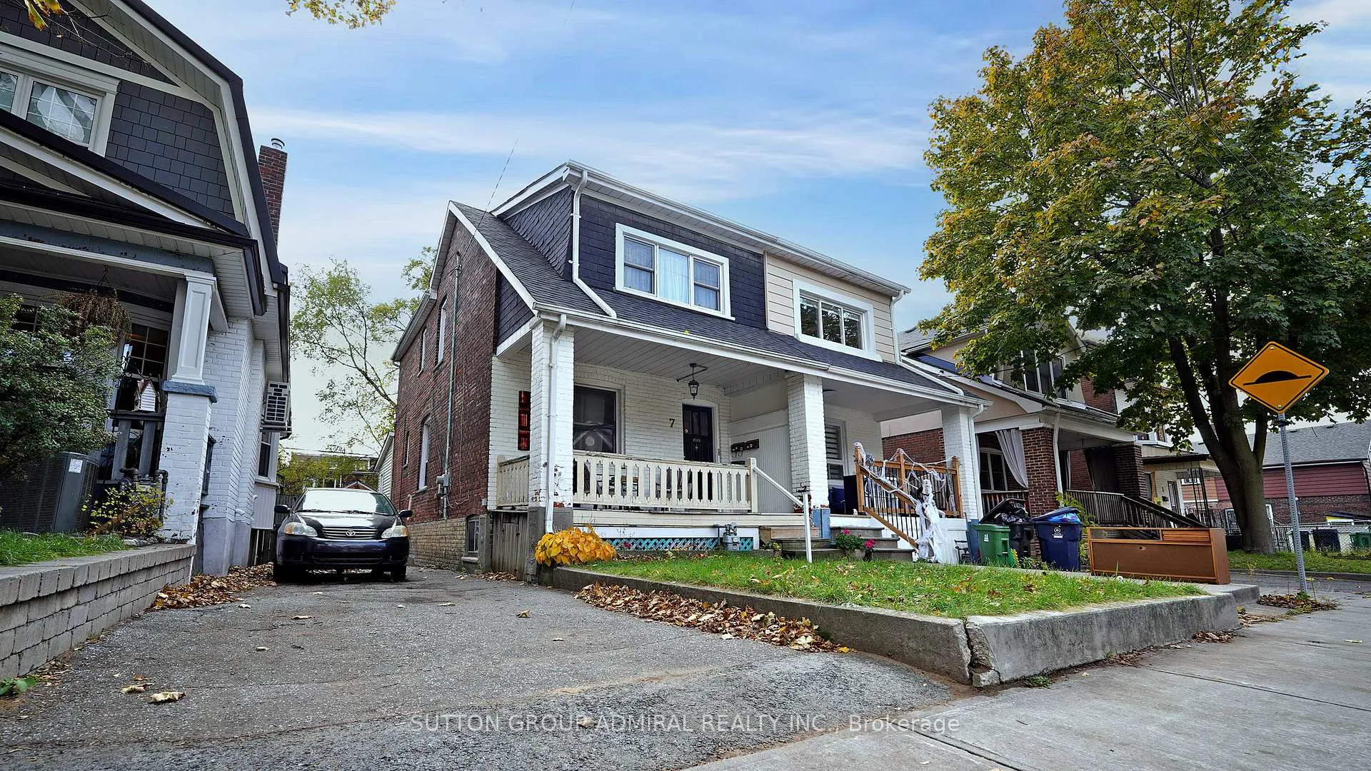 Photo 2 of 7 Harris Avenue, Toronto, East End-Danforth — HOMEH