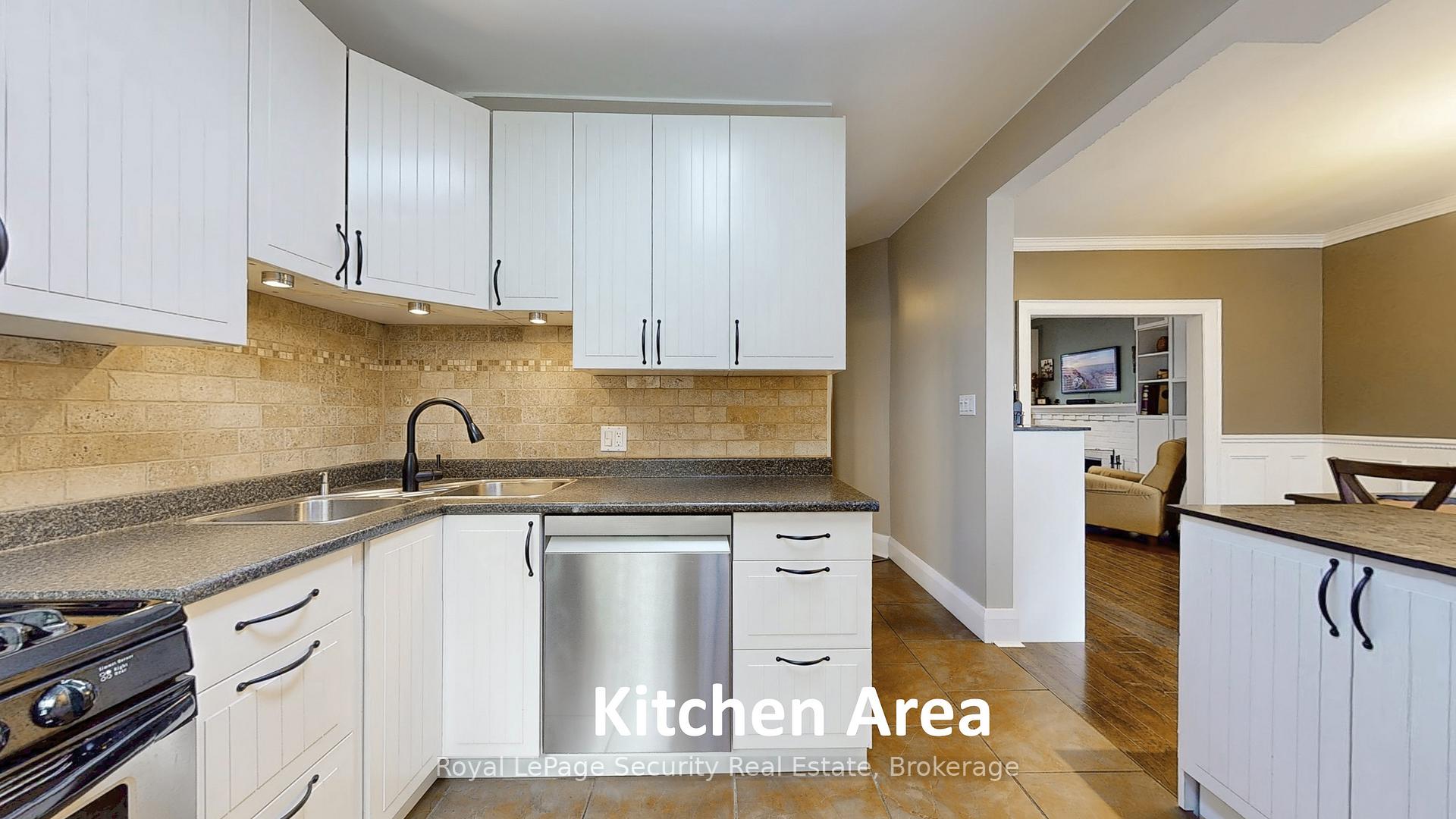 Photo 15 of 251 St Clair Avenue E, Toronto, Rosedale-Moore Park — HOMEH