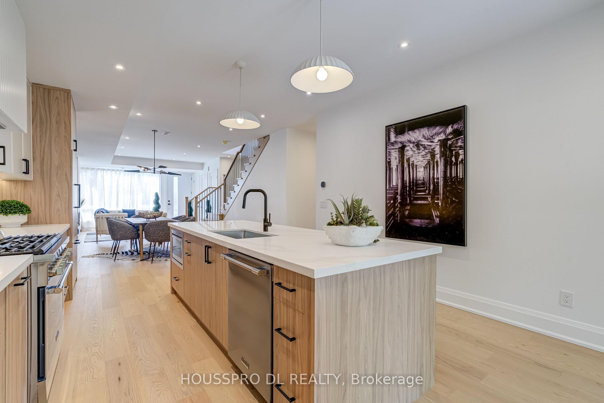 Photo 12 of 718 Hillsdale Avenue E, Toronto, Mount Pleasant East — HOMEH