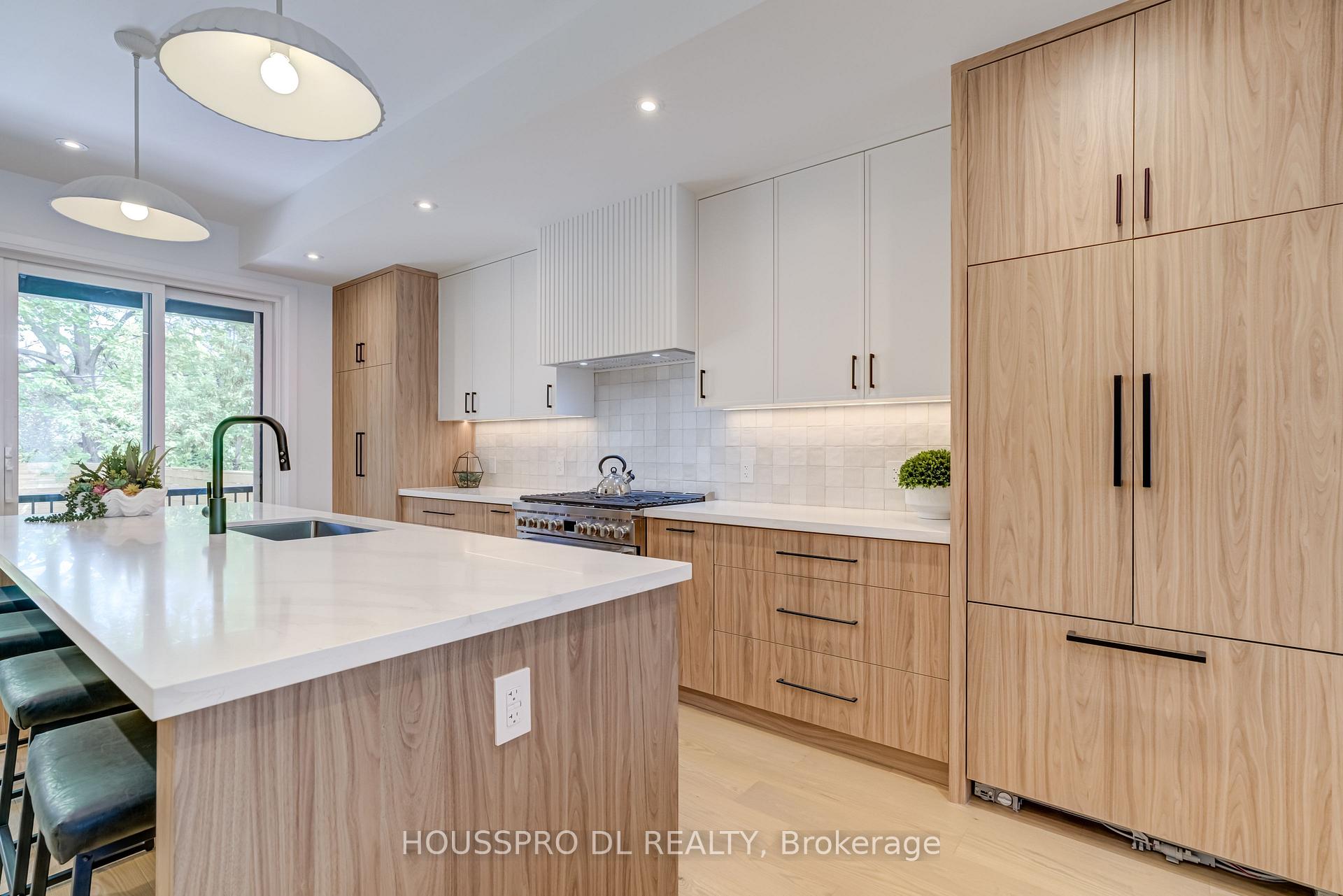 Photo 15 of 718 Hillsdale Avenue E, Toronto, Mount Pleasant East — HOMEH