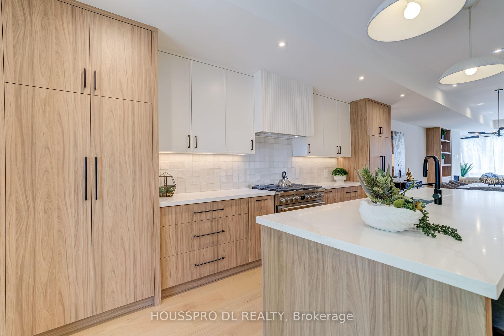 Photo 17 of 718 Hillsdale Avenue E, Toronto, Mount Pleasant East — HOMEH