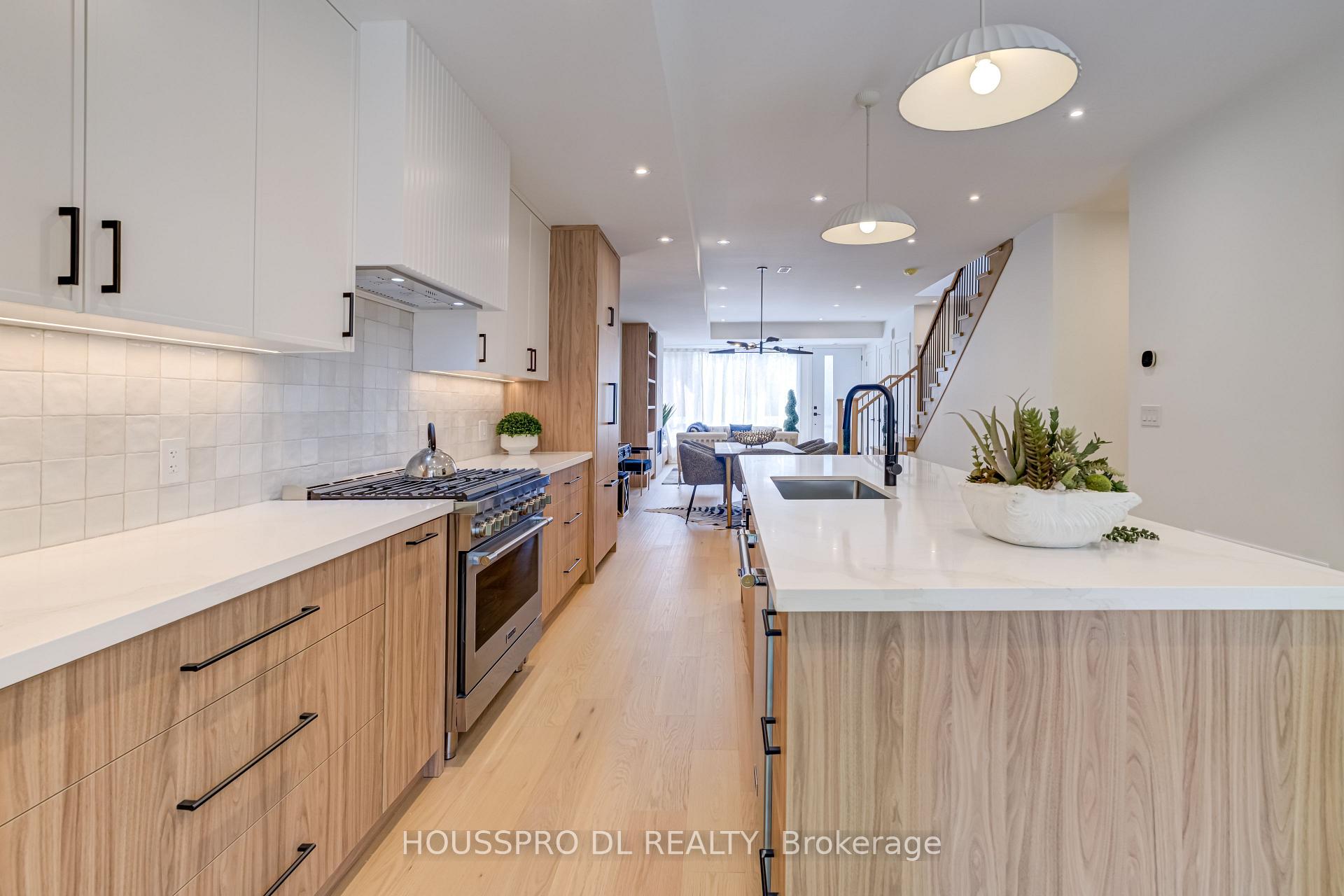 Photo 18 of 718 Hillsdale Avenue E, Toronto, Mount Pleasant East — HOMEH