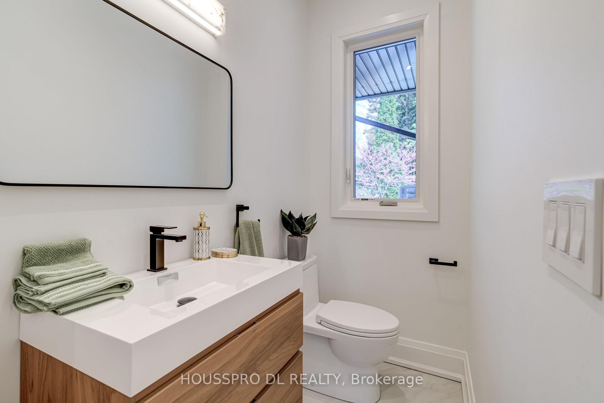 Photo 19 of 718 Hillsdale Avenue E, Toronto, Mount Pleasant East — HOMEH