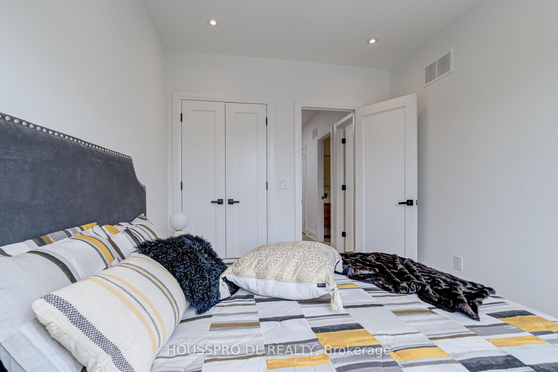 Photo 29 of 718 Hillsdale Avenue E, Toronto, Mount Pleasant East — HOMEH