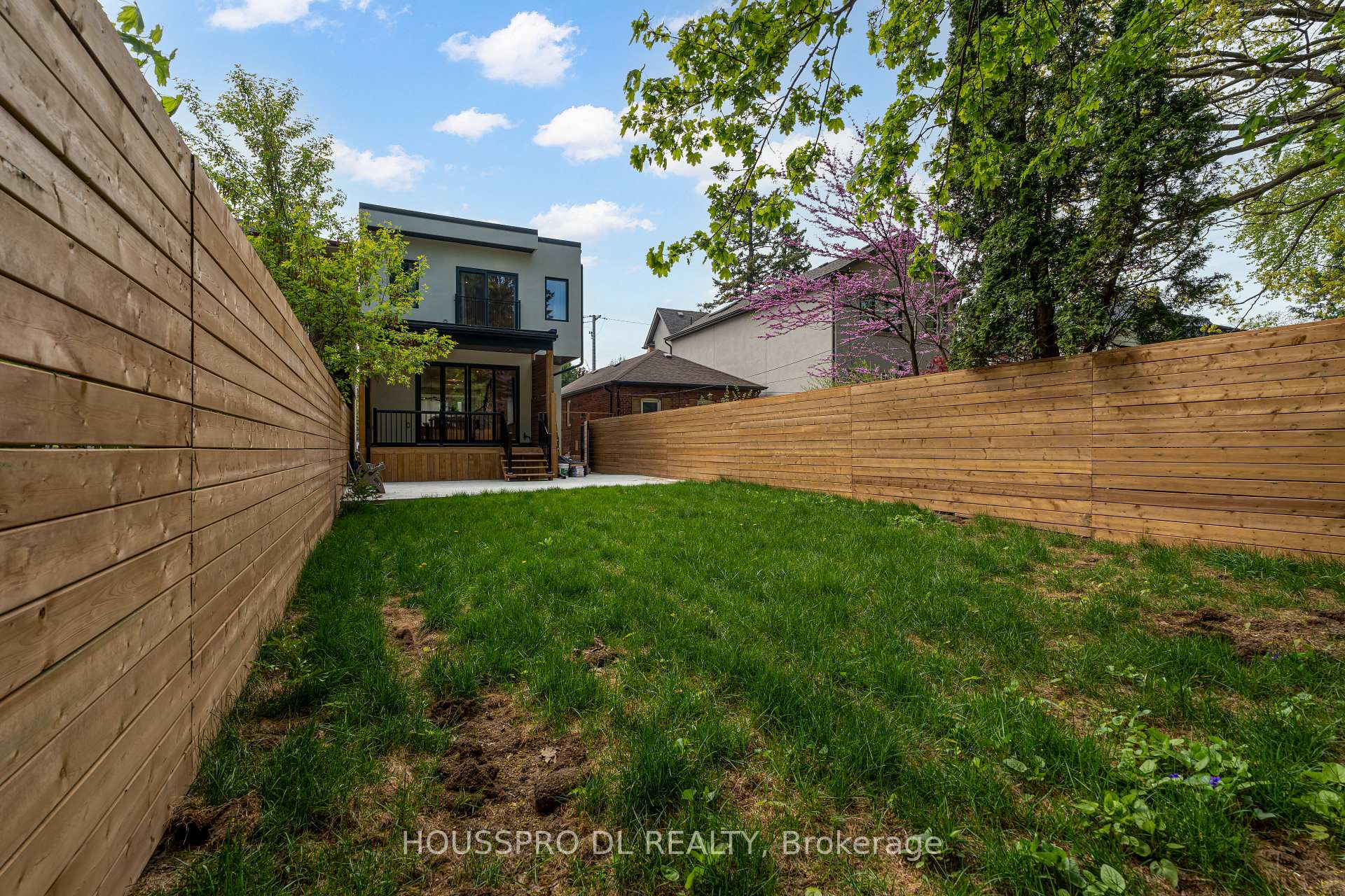 Photo 35 of 718 Hillsdale Avenue E, Toronto, Mount Pleasant East — HOMEH