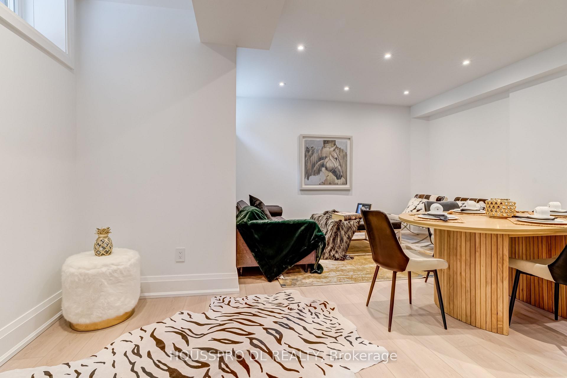 Photo 37 of 718 Hillsdale Avenue E, Toronto, Mount Pleasant East — HOMEH