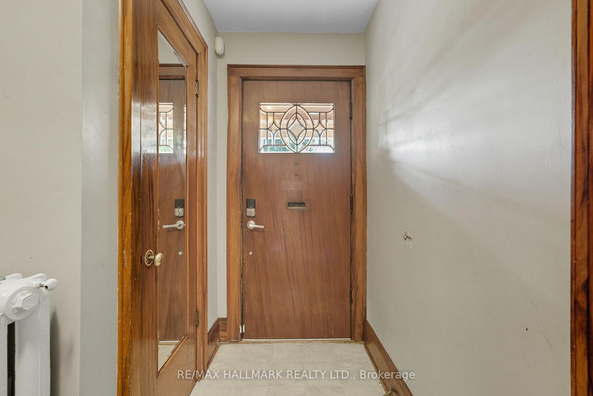 Photo 6 of 386 Belsize Drive, Toronto, Mount Pleasant East — HOMEH