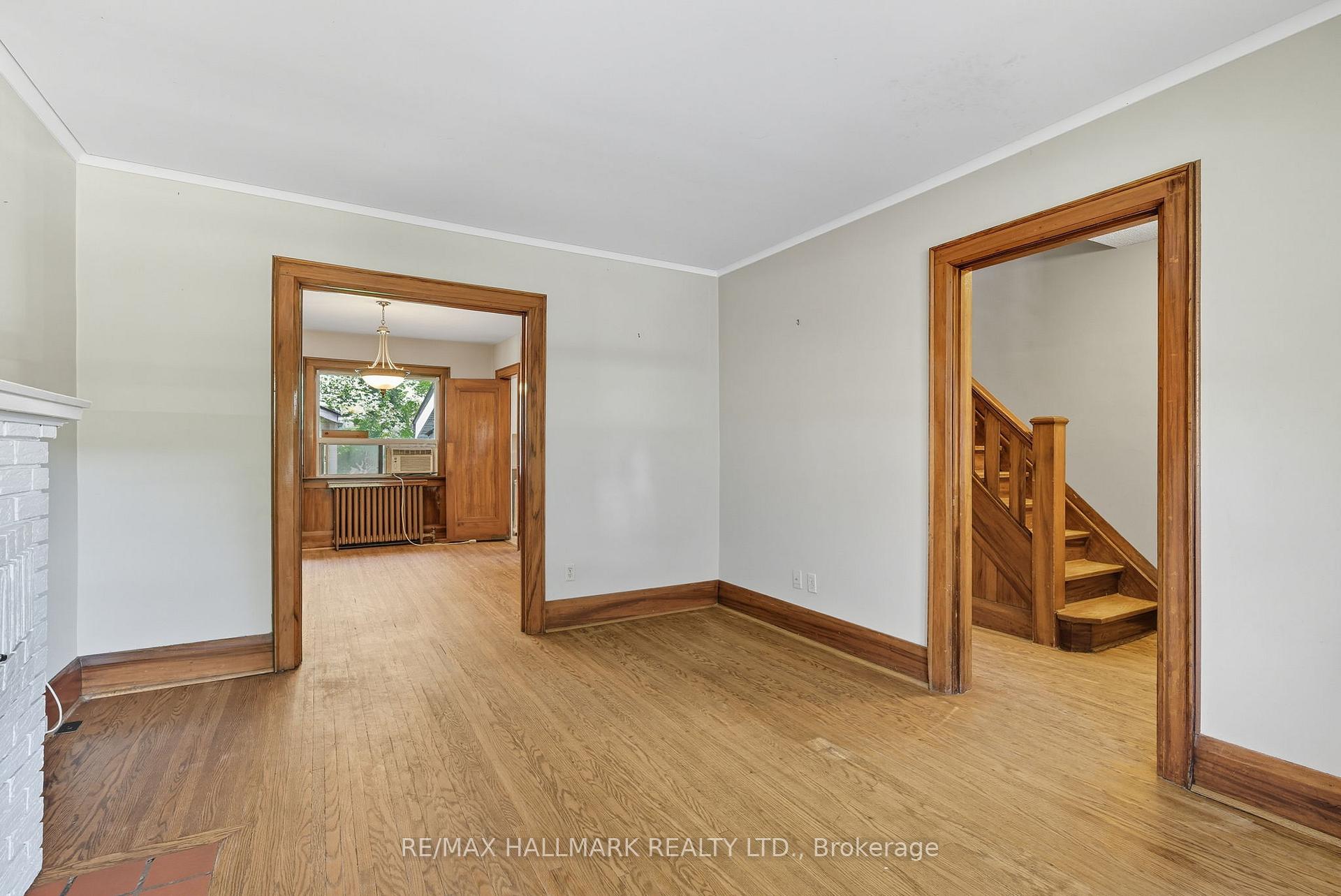 Photo 9 of 386 Belsize Drive, Toronto, Mount Pleasant East — HOMEH