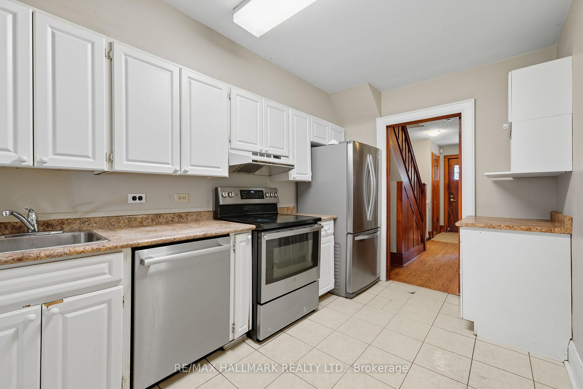 Photo 14 of 386 Belsize Drive, Toronto, Mount Pleasant East — HOMEH