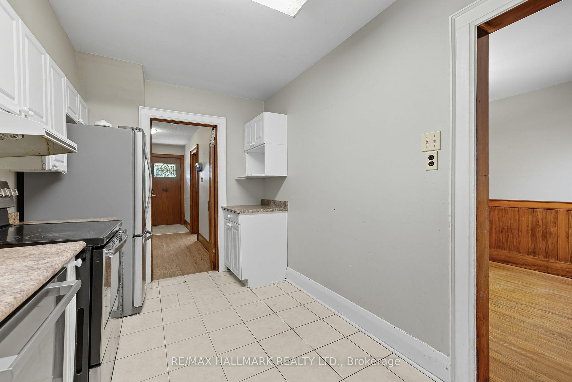 Photo 15 of 386 Belsize Drive, Toronto, Mount Pleasant East — HOMEH