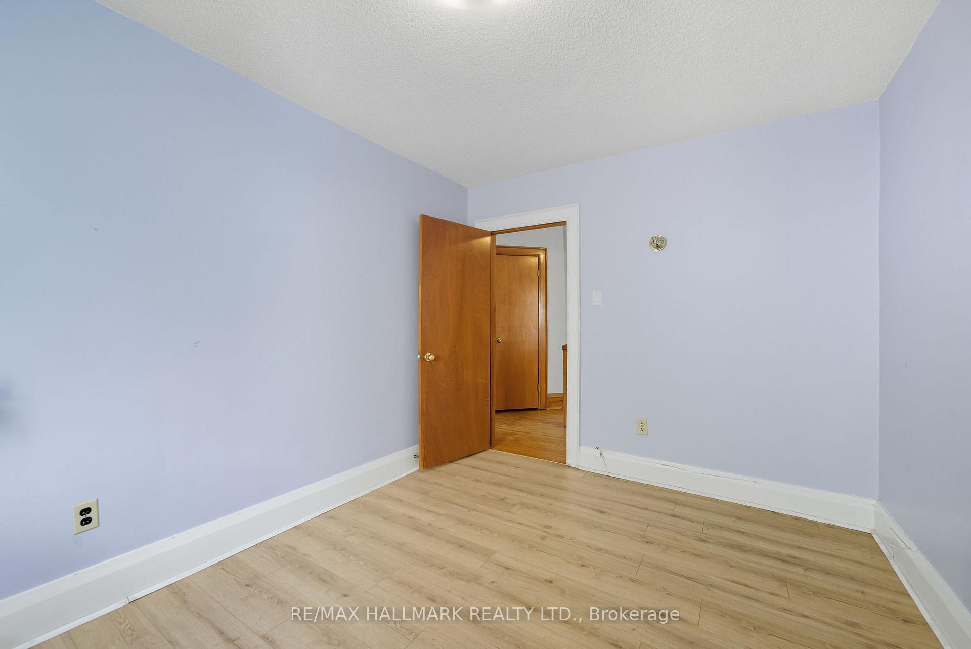 Photo 23 of 386 Belsize Drive, Toronto, Mount Pleasant East — HOMEH