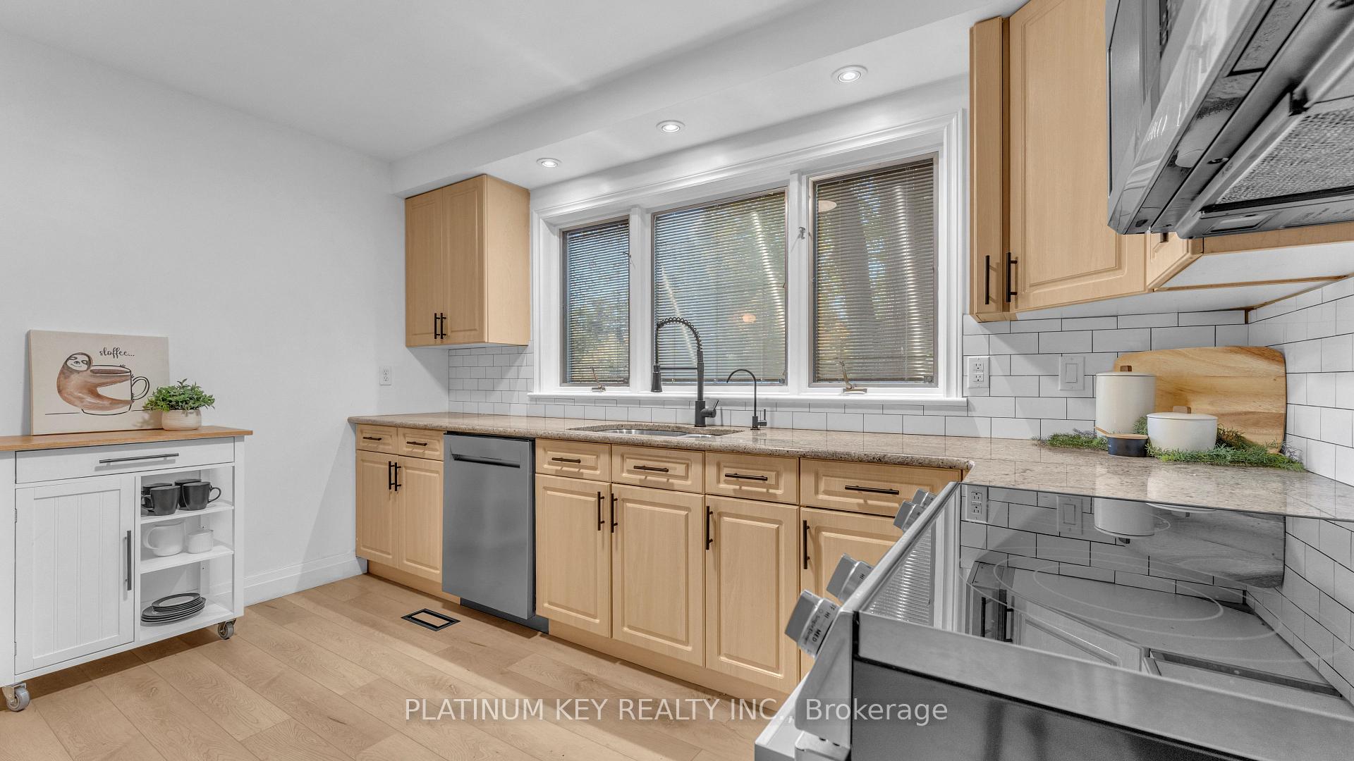 Photo 11 of 112 Ontario Street, Strathroy-Caradoc, SW — HOMEH