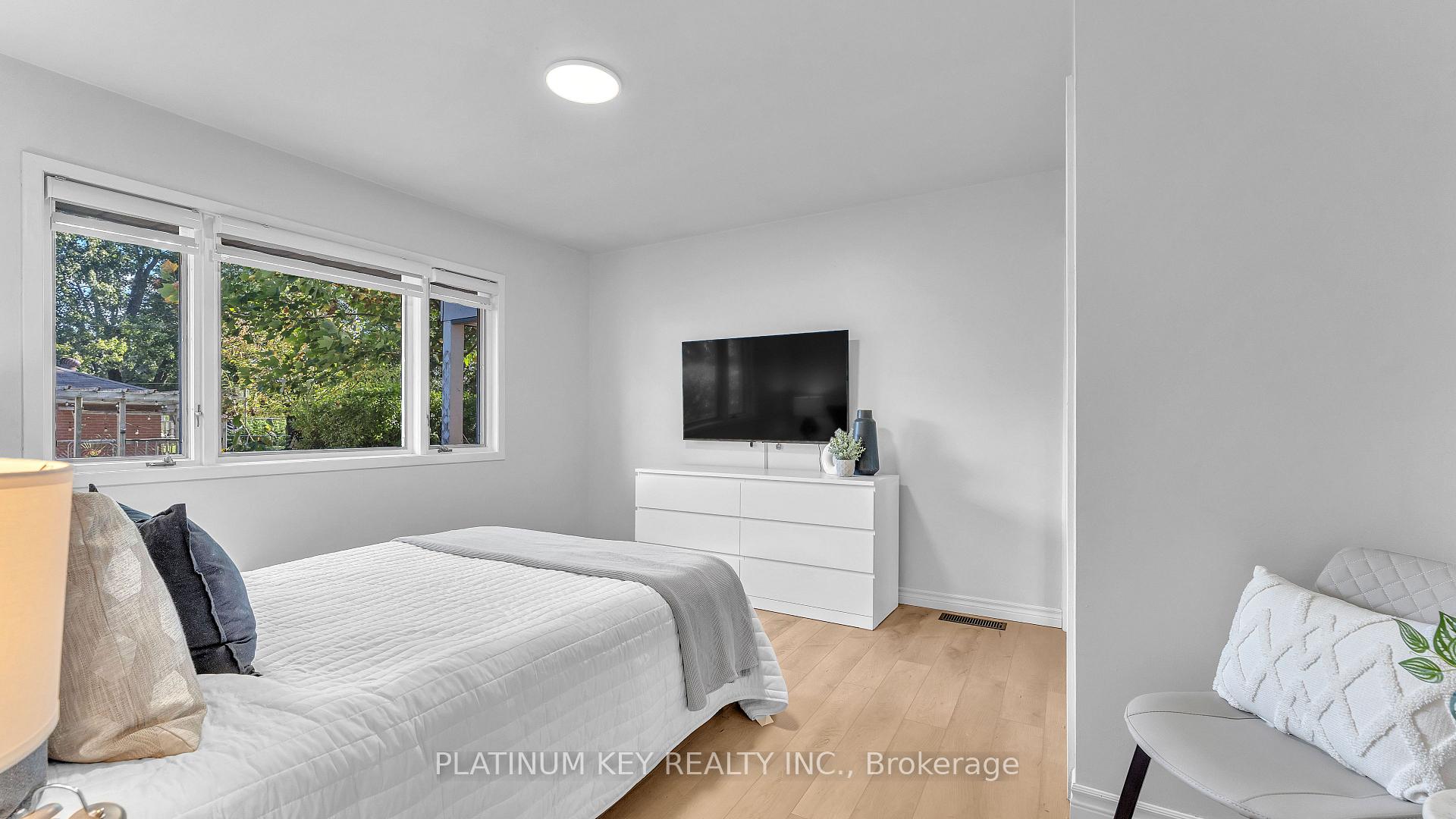 Photo 13 of 112 Ontario Street, Strathroy-Caradoc, SW — HOMEH