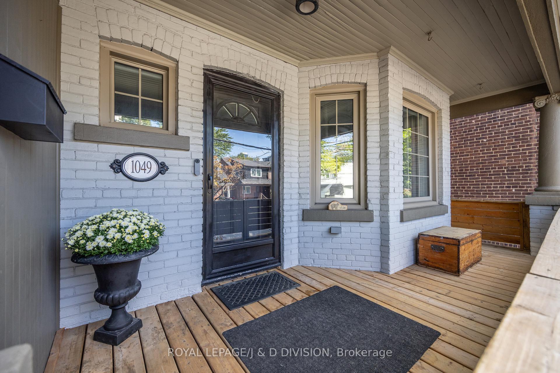 Photo 2 of 1049 Mount Pleasant Road, Toronto, Mount Pleasant East — HOMEH