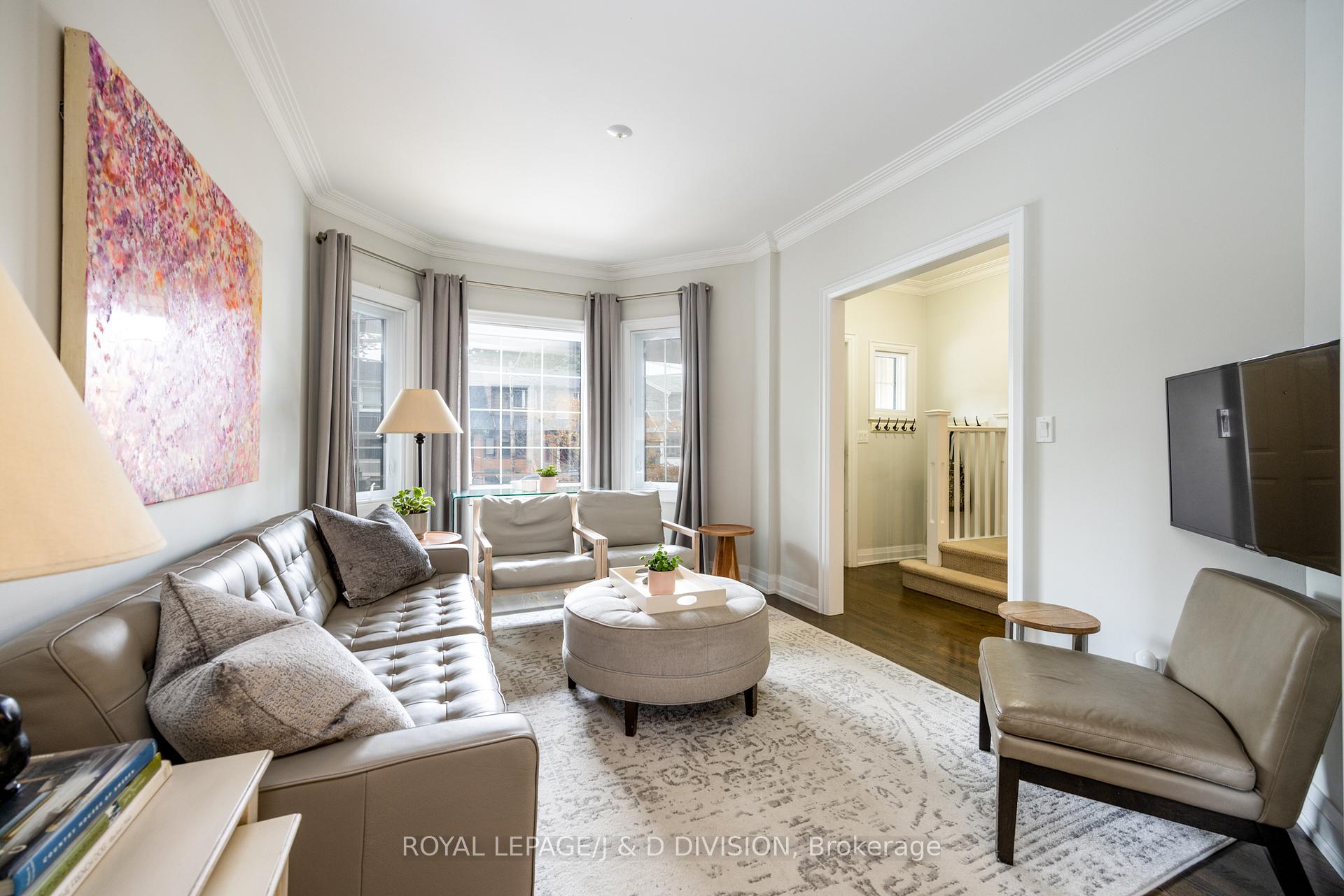Photo 4 of 1049 Mount Pleasant Road, Toronto, Mount Pleasant East — HOMEH