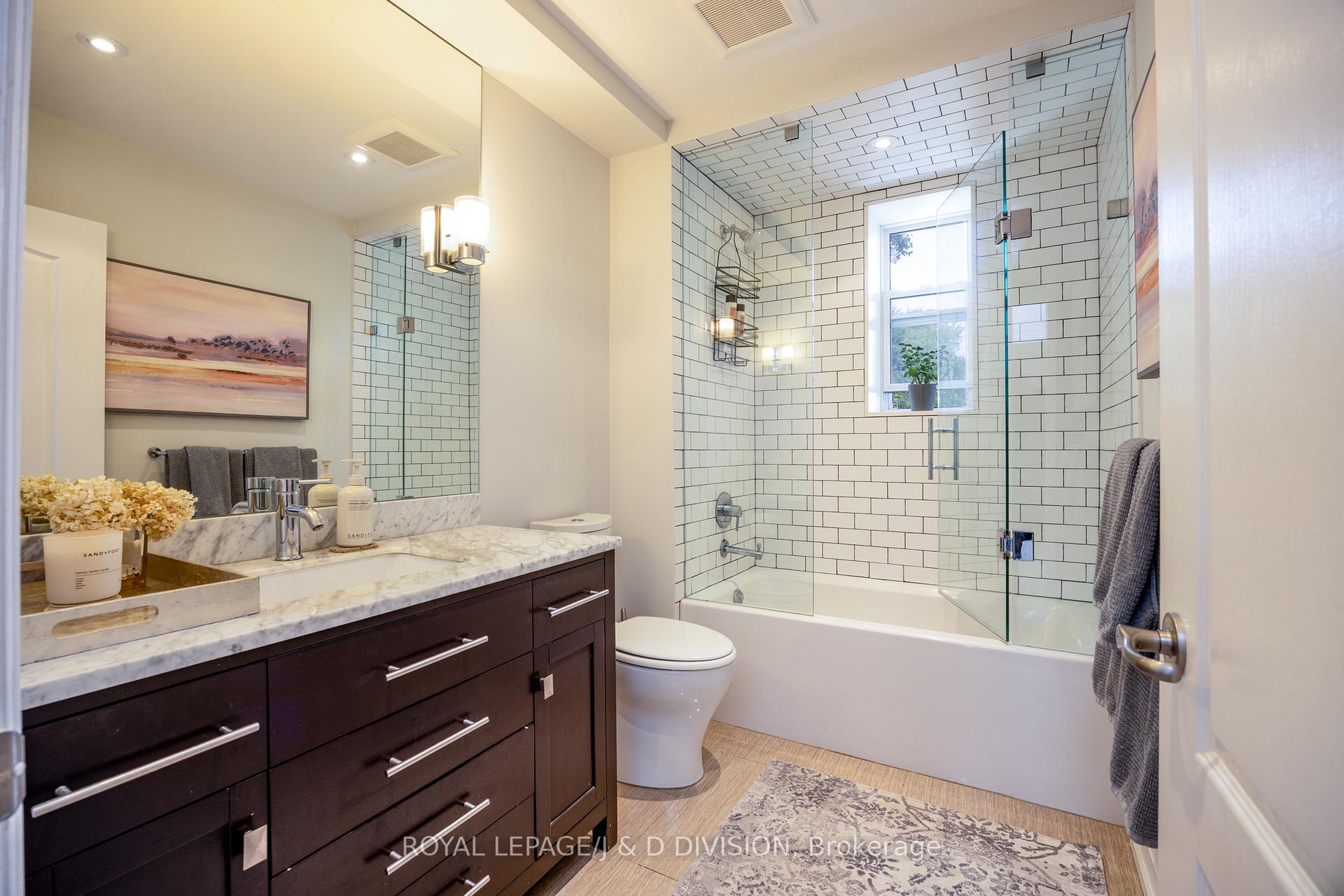 Photo 23 of 1049 Mount Pleasant Road, Toronto, Mount Pleasant East — HOMEH