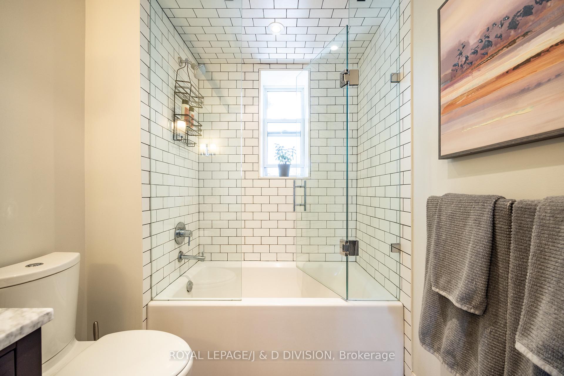 Photo 24 of 1049 Mount Pleasant Road, Toronto, Mount Pleasant East — HOMEH