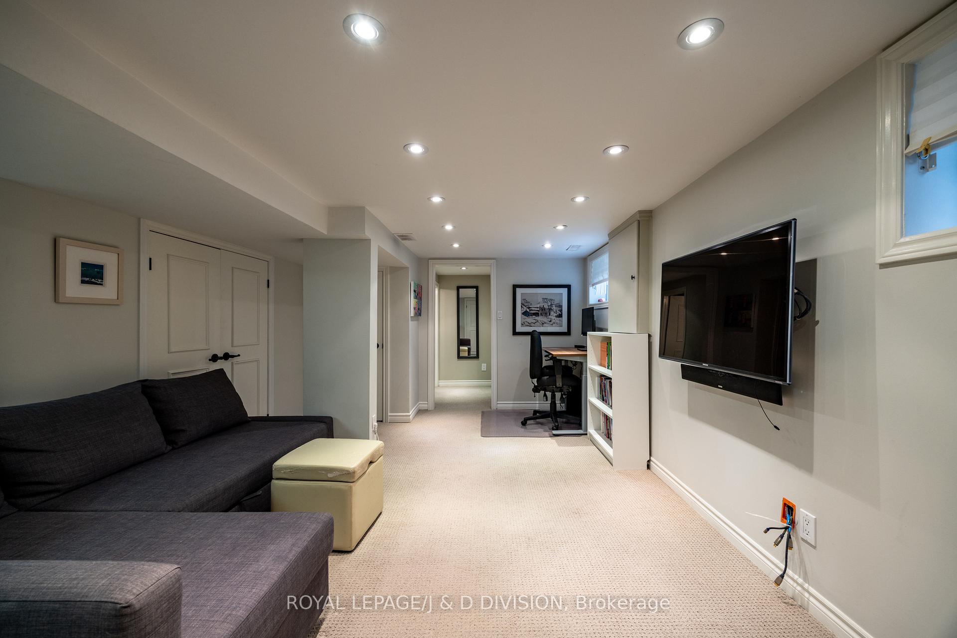 Photo 25 of 1049 Mount Pleasant Road, Toronto, Mount Pleasant East — HOMEH