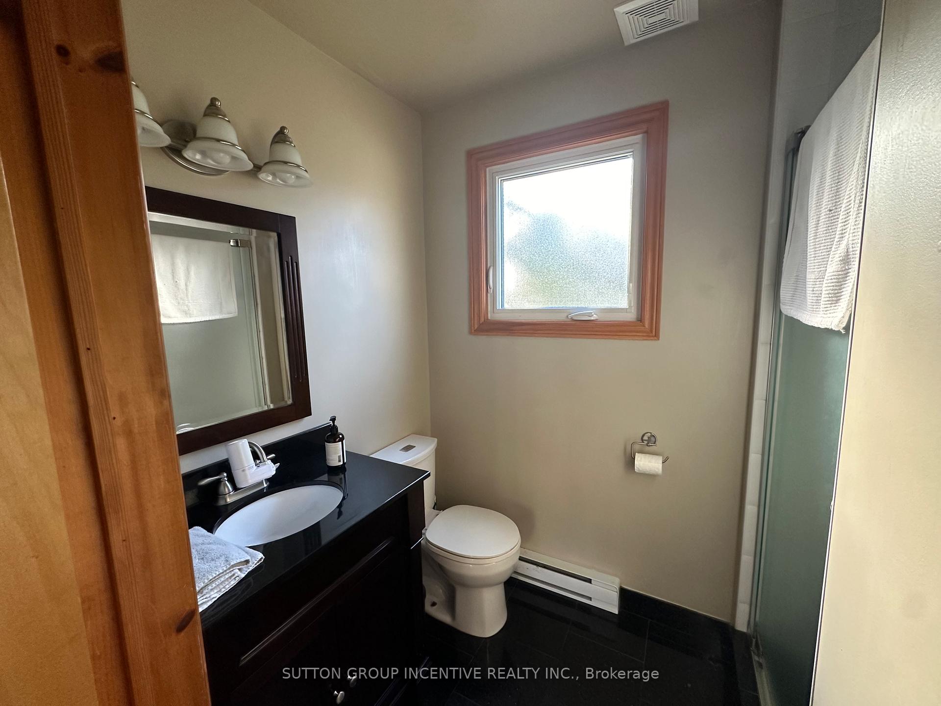 Photo 12 of 21 Coppercliff Crescent, Tiny, Rural Tiny — HOMEH