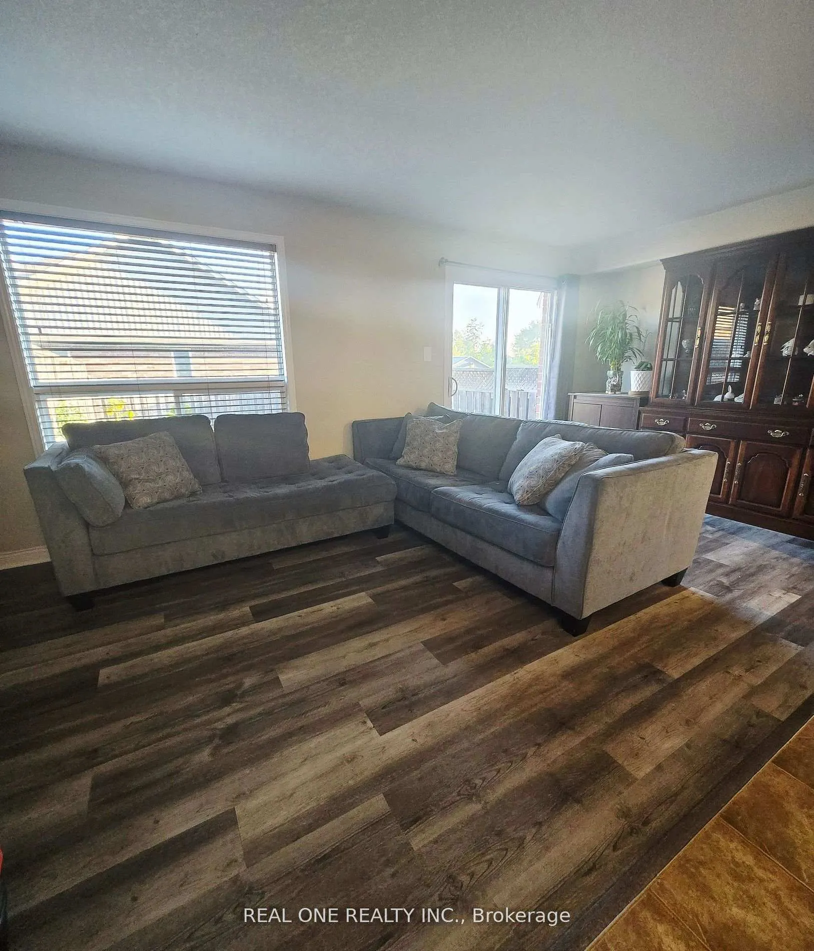 Photo 3 of 43 Shephard Avenue, New Tecumseth, Alliston — HOMEH