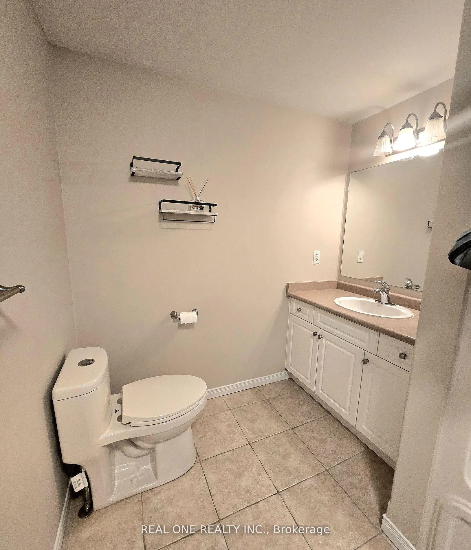 Photo 20 of 43 Shephard Avenue, New Tecumseth, Alliston — HOMEH