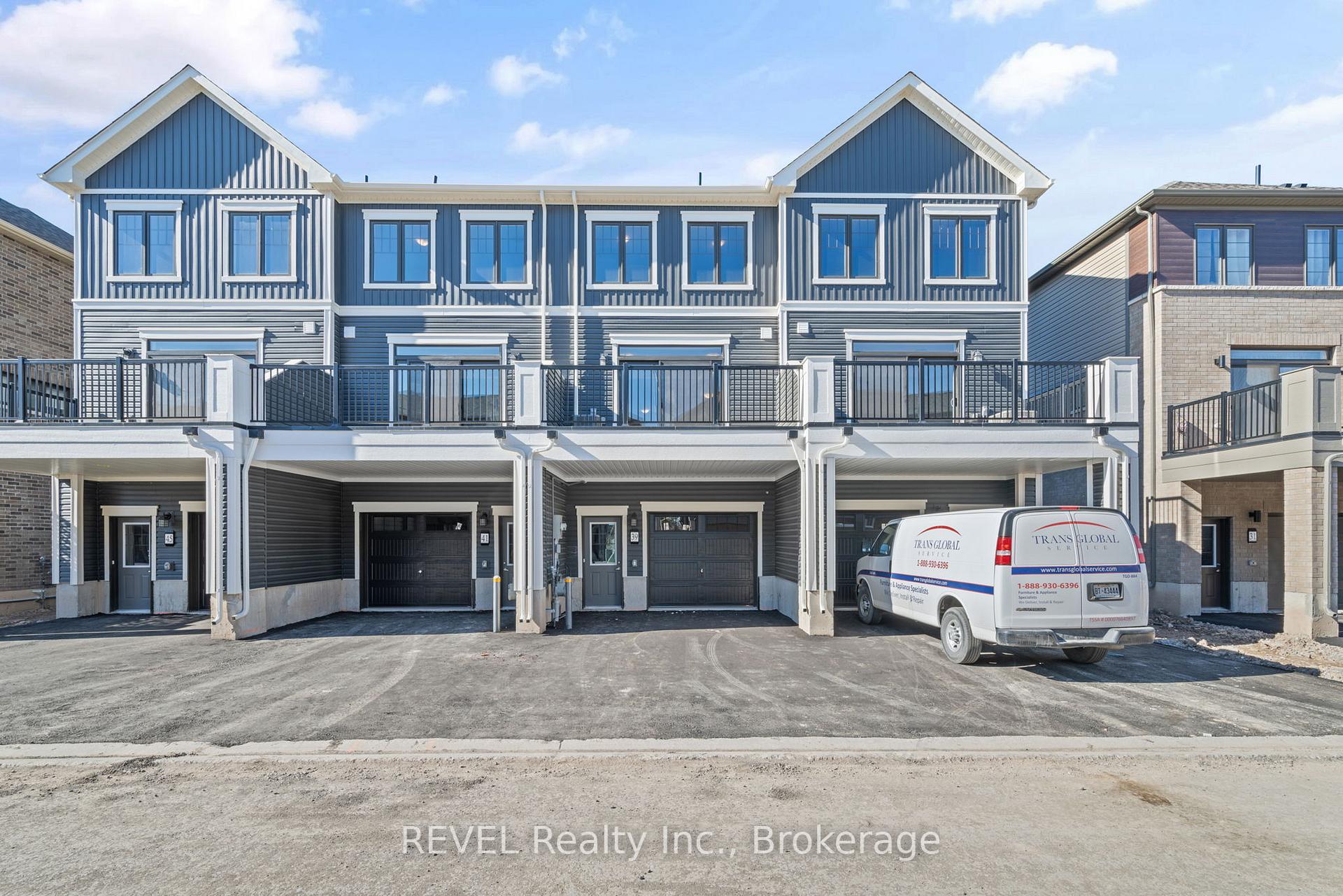Photo 1 of 39 Lilac Lane, Springwater, Midhurst — HOMEH