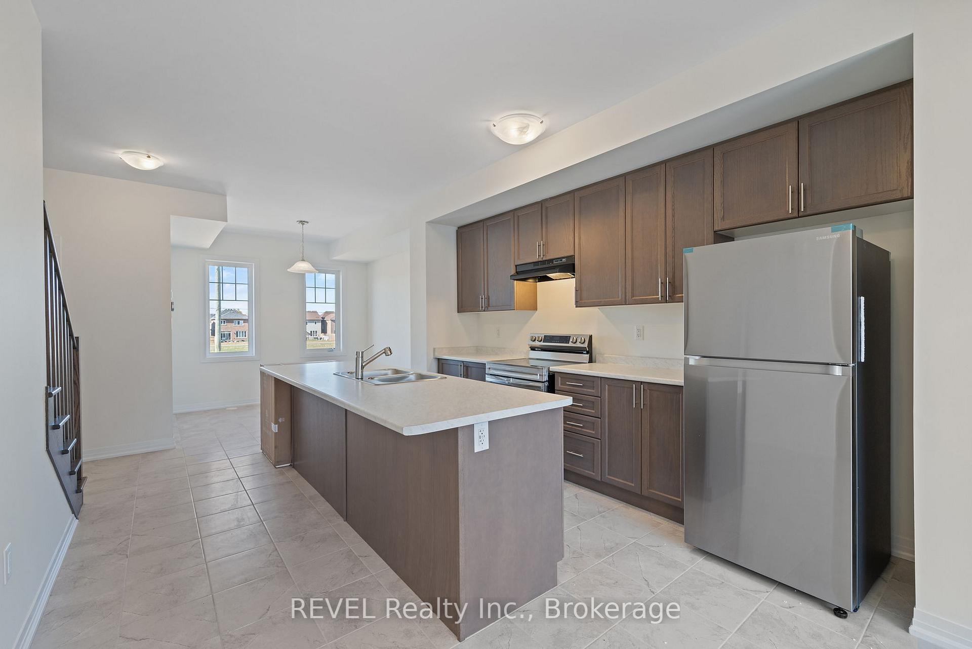 Photo 5 of 39 Lilac Lane, Springwater, Midhurst — HOMEH