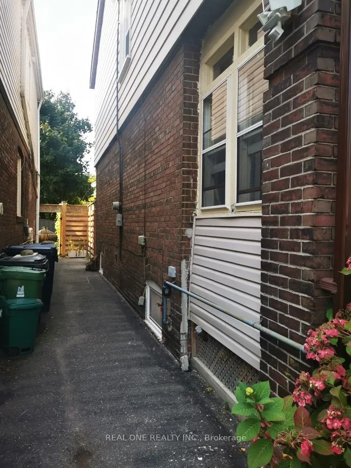 Photo 13 of Unit 1, 124 malvern Avenue, Toronto, East End-Danforth — HOMEH