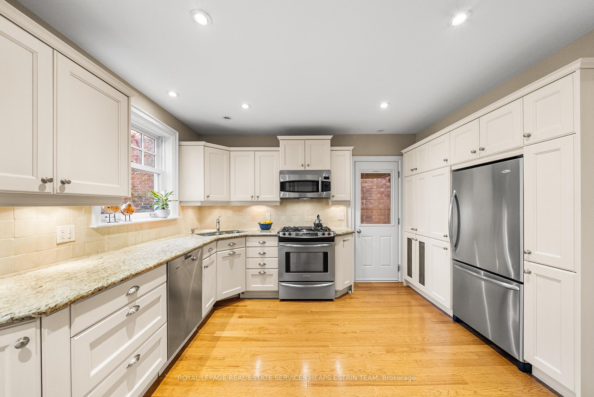 Photo 11 of 57 Fleming Crescent, Toronto, Leaside — HOMEH