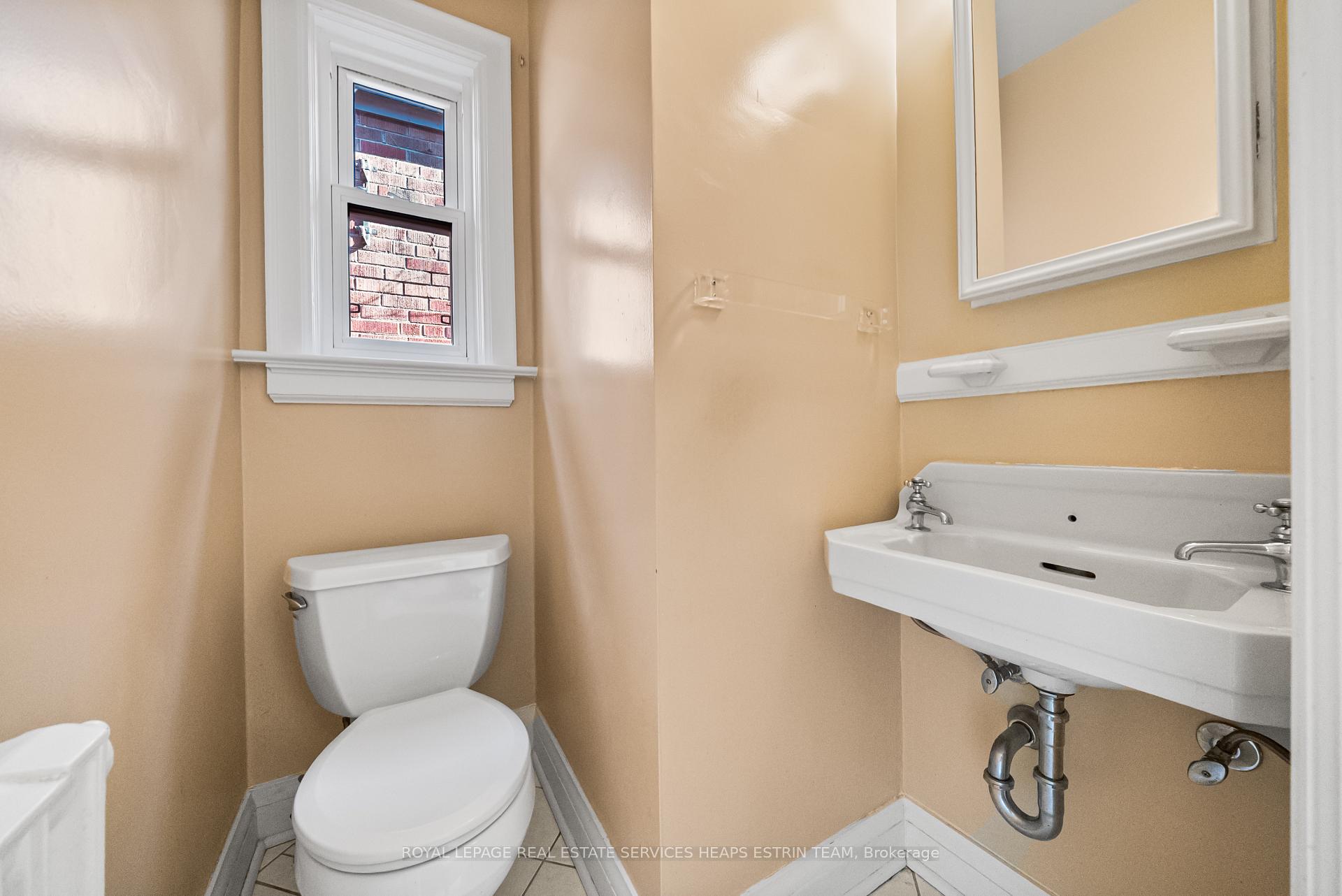 Photo 27 of 57 Fleming Crescent, Toronto, Leaside — HOMEH