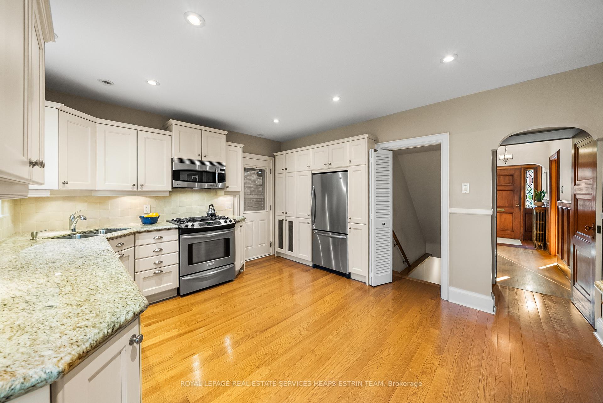 Photo 28 of 57 Fleming Crescent, Toronto, Leaside — HOMEH
