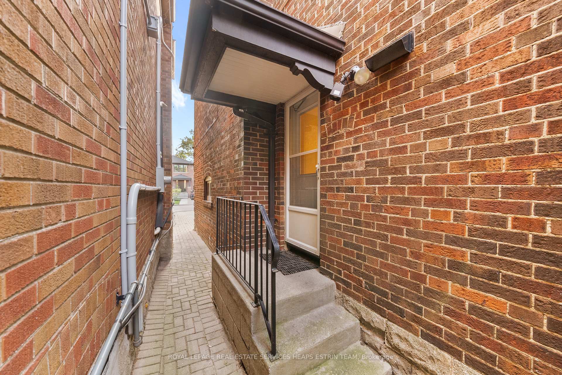 Photo 35 of 57 Fleming Crescent, Toronto, Leaside — HOMEH