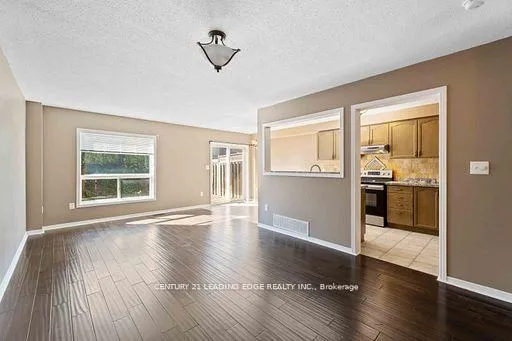 Photo 6 of 24 Whitefish Crescent, Hamilton, Lakeshore — HOMEH