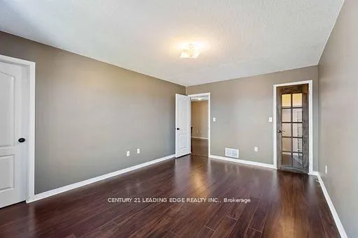 Photo 14 of 24 Whitefish Crescent, Hamilton, Lakeshore — HOMEH