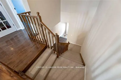 Photo 16 of 24 Whitefish Crescent, Hamilton, Lakeshore — HOMEH