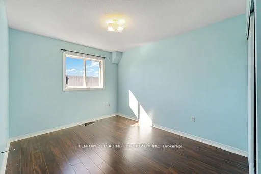 Photo 17 of 24 Whitefish Crescent, Hamilton, Lakeshore — HOMEH