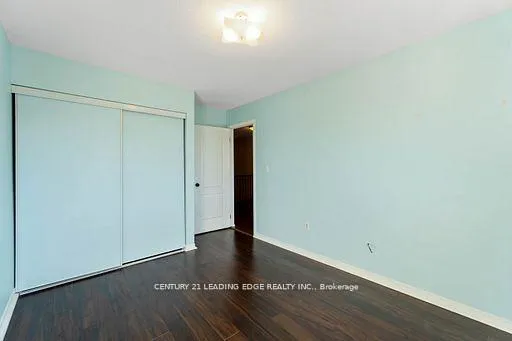 Photo 18 of 24 Whitefish Crescent, Hamilton, Lakeshore — HOMEH