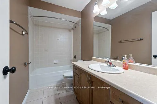 Photo 21 of 24 Whitefish Crescent, Hamilton, Lakeshore — HOMEH