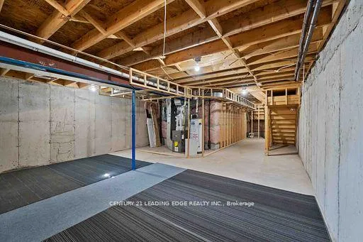 Photo 25 of 24 Whitefish Crescent, Hamilton, Lakeshore — HOMEH